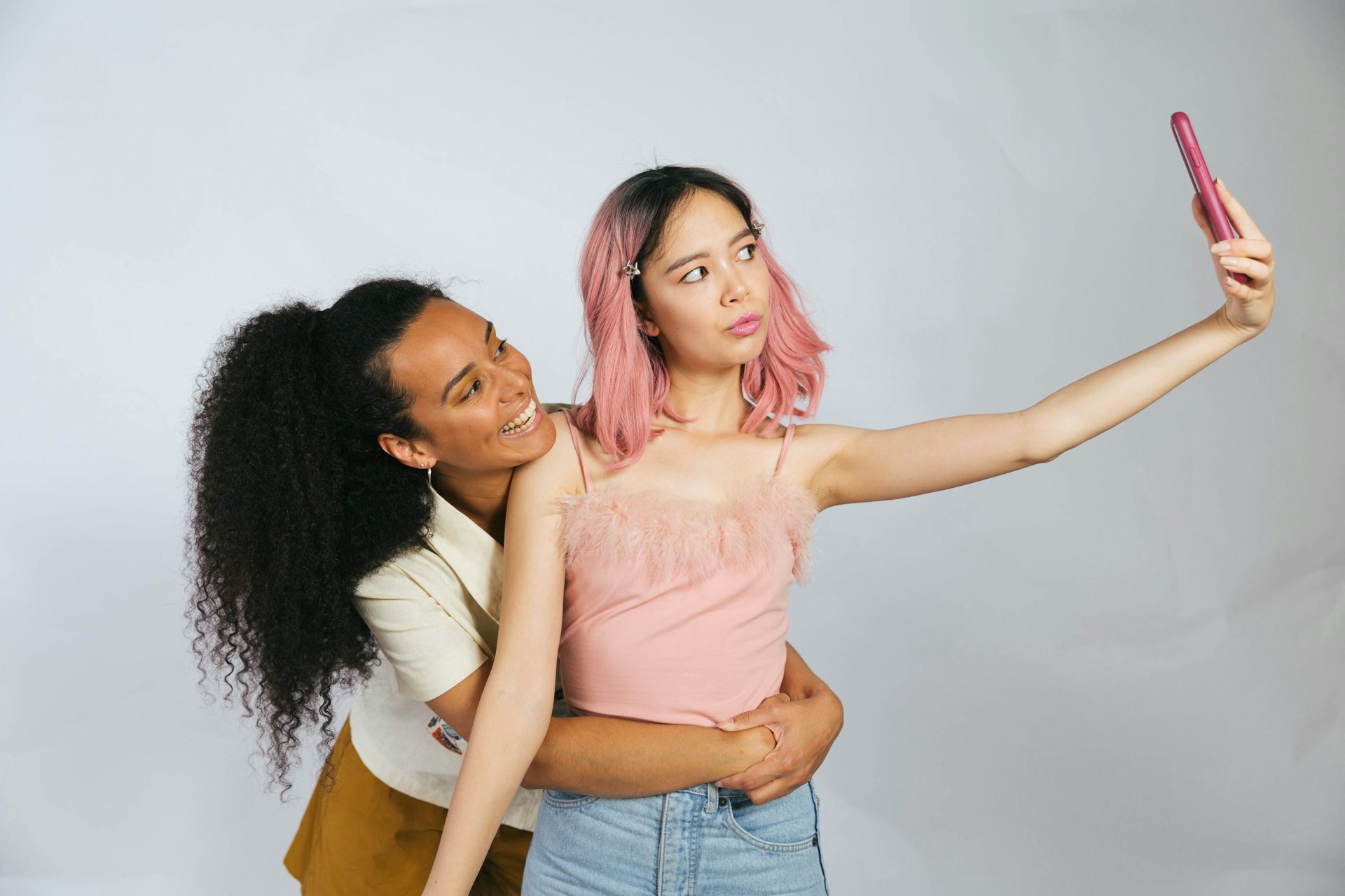 Reality slippages and narcissistic stereotyping - watching Content, a TV show made for smart phones