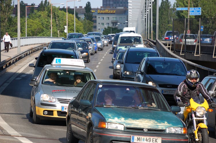 Don't blame parcel delivery vans for clogging up city traffic, look to the tradies