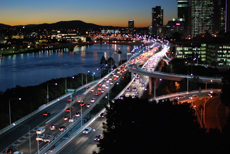 Don't blame parcel delivery vans for clogging up city traffic, look to the tradies