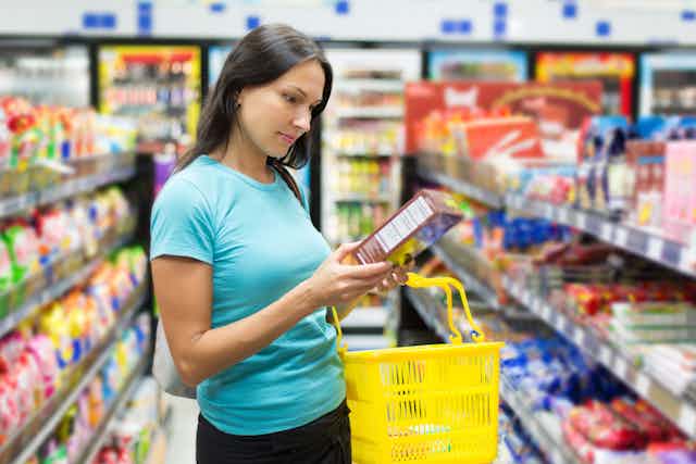 No, serving sizes on food labels don't tell us how much we ...