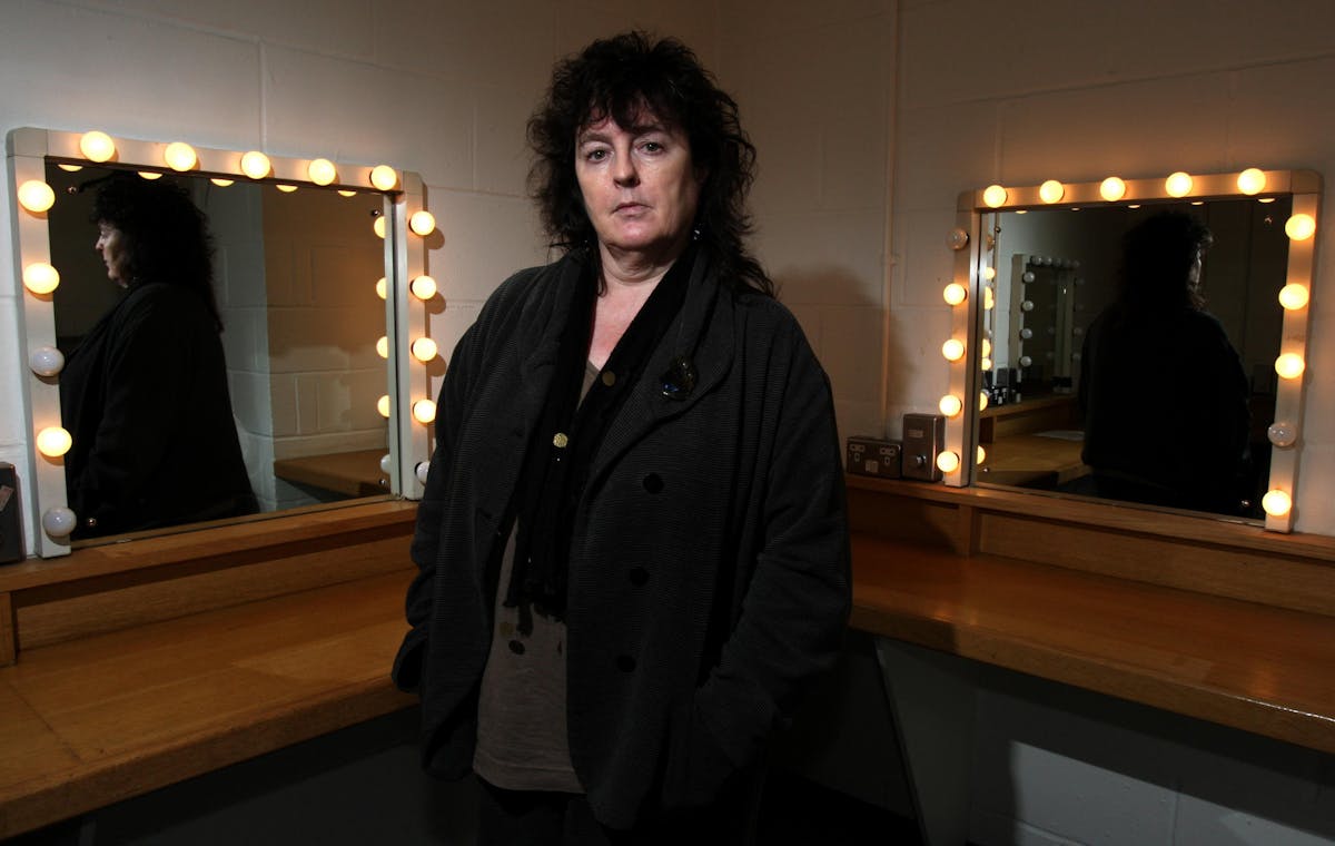 komme ud for oversættelse Hilse Carol Ann Duffy: how the acclaimed poet has found new life after  laureateship