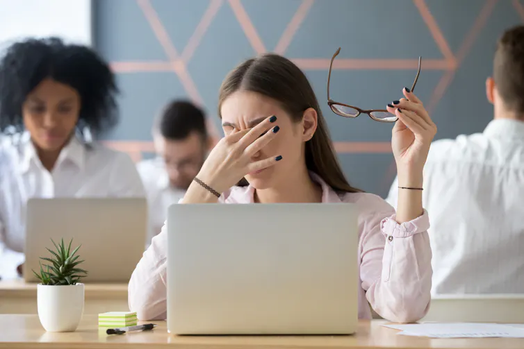 Human Blinking Using Computer Blue light isn’t the main source of eye fatigue and sleep loss – it’s ...