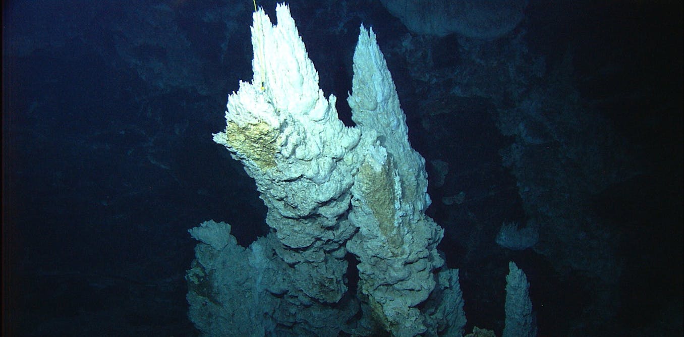 Origins of life: new evidence first cells could have formed at the ...