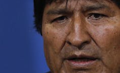 Evo Morales asiste a una conferencia de prensa en La Paz (Bolivia), el 10 de noviembre de 2019. Morales pide que se convoquen nuevas elecciones presidenciales y se revise el sistema electoral. (AP Photo/Juan Karita)