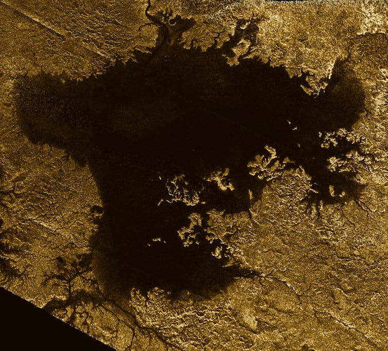 SHORELINE. Ligeia Mare with a shoreline symptomatic of a drowned landscape of river valleys. NASA/JPL-Caltech/ASI/Cornell