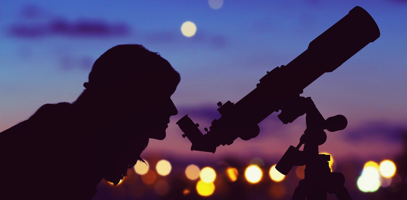 Cara melihat bintang dan mengatasi polusi cahaya di halaman Anda sendiri