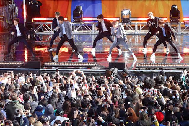 Libro 'La Sostanza Del K-POP: Decostruire La Cultura Stan Del K-pop' - Analisi Cultura Coreana - Foto 5