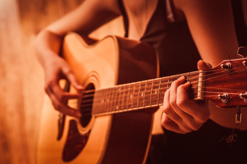 Try These 5 Simple Steps to Sing and Play Guitar at the Same Time