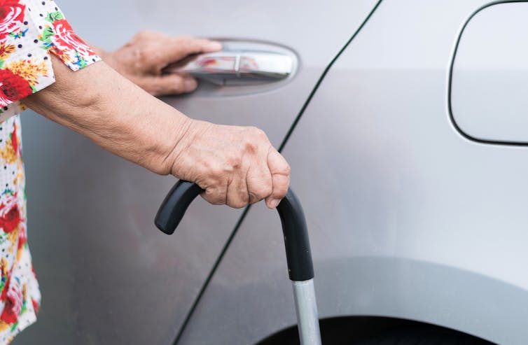 More carers' leave may help Australians look after elderly parents and stay in work