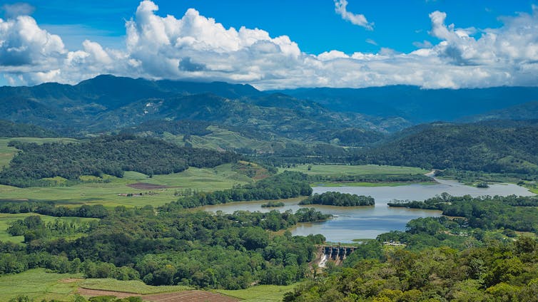 GREEN ENERGY. Hydroelectric power has helped Costa Rica ditch fossil fuels. John E Anderson / Shutterstock 
