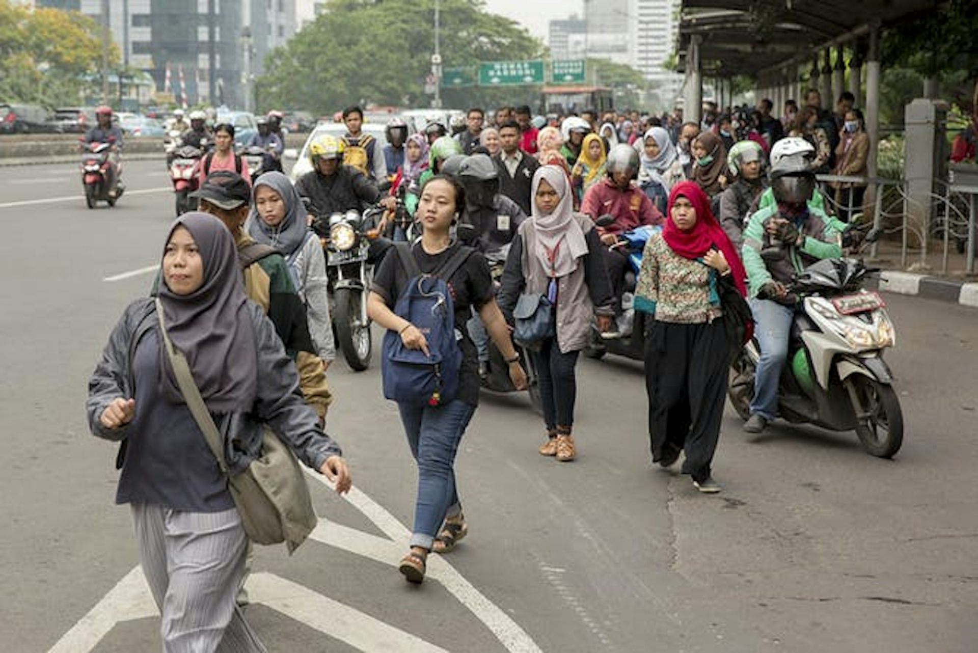 Riset: Ada Kesenjangan Upah Antar Gender Di Indonesia, Terutama Bagi ...