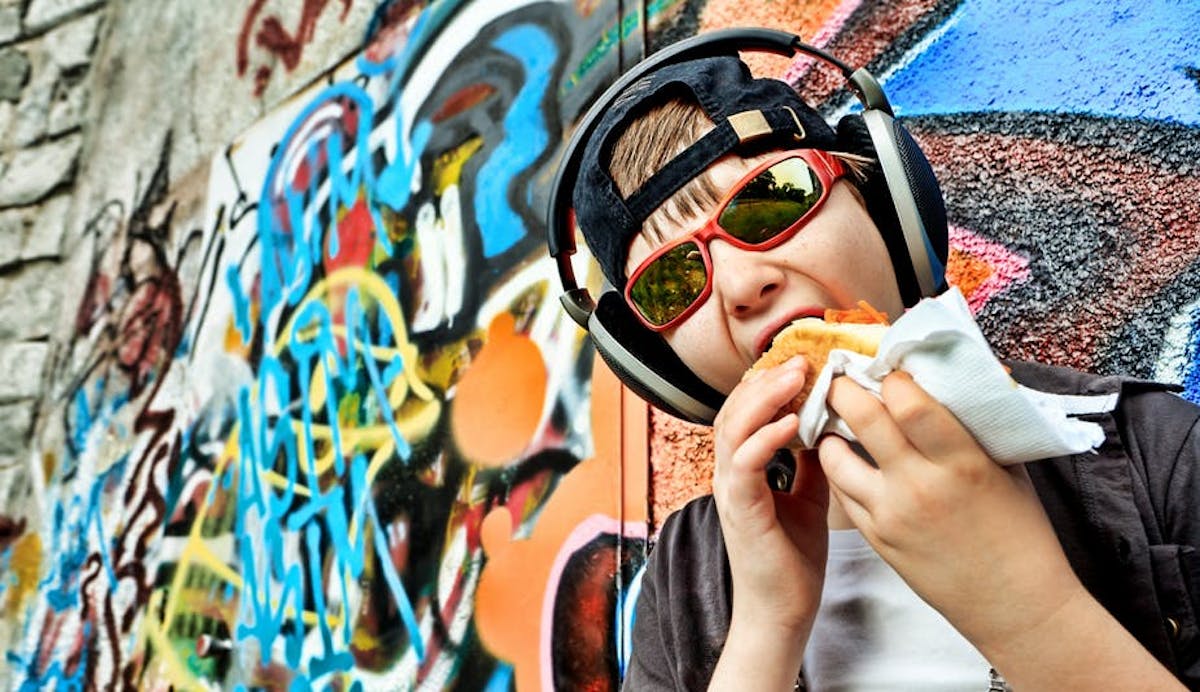 Bagaimana Makanan Cepat Saji Mempengaruhi Perkembangan Otak Remaja