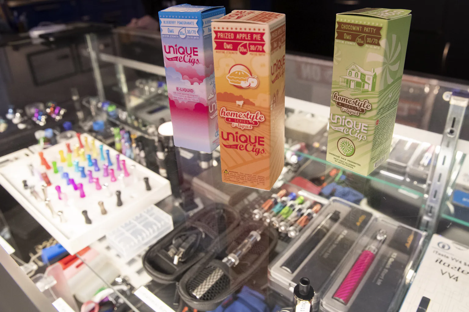 E-cig flavors may be more than alluring; they could cause damage themselves E-cig flavors may be more than alluring; they could cause damage themselves