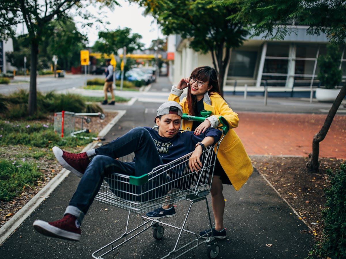 Here's what dating is like in 20 countries around the world