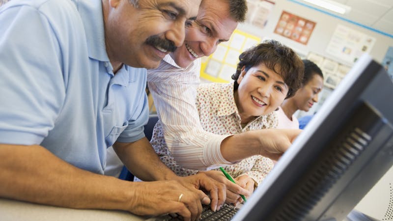 ¿Cómo encontrar trabajo a partir de los 50 años? Formándose ¿Cómo encontrar trabajo a partir de los 50 años? Formándose