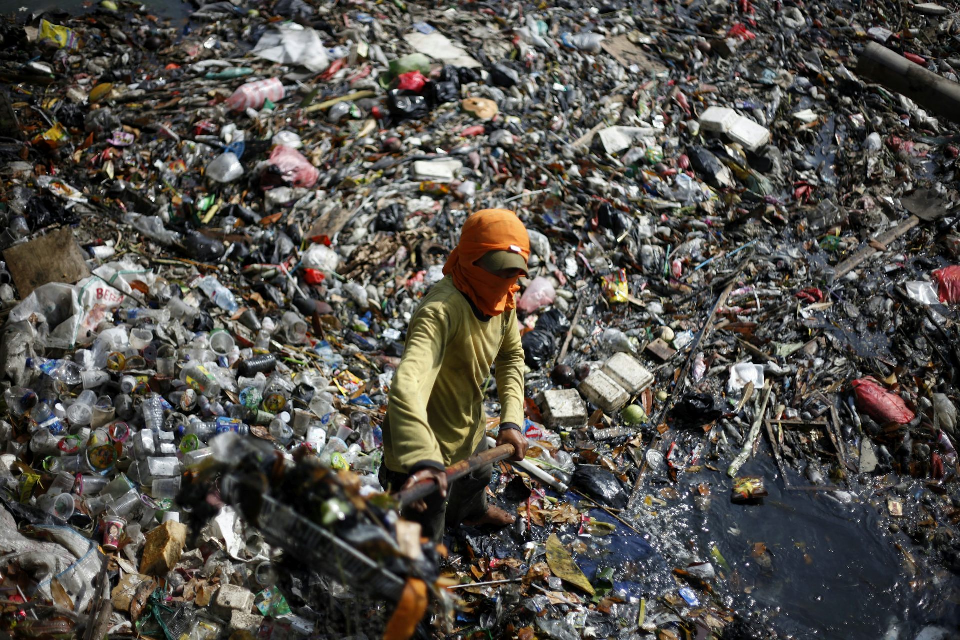 Bahaya Plastik: Menghadapi Krisis Lingkungan Akibat Kemasan Sekali Pak ...