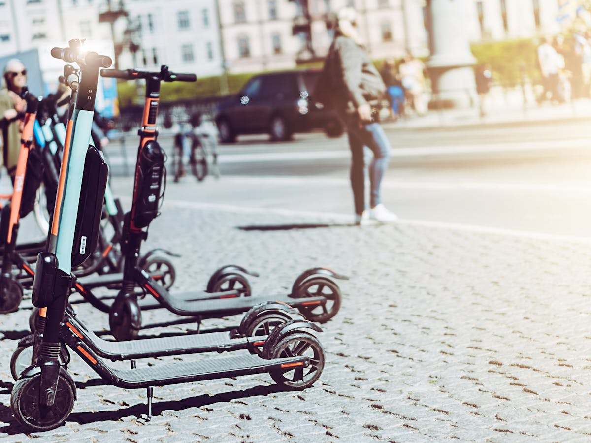 इन बातों का रखें ख्याल, आपकी इलेक्ट्रिक स्कूटर की बैटरी लंबे समय तक देगी साथ