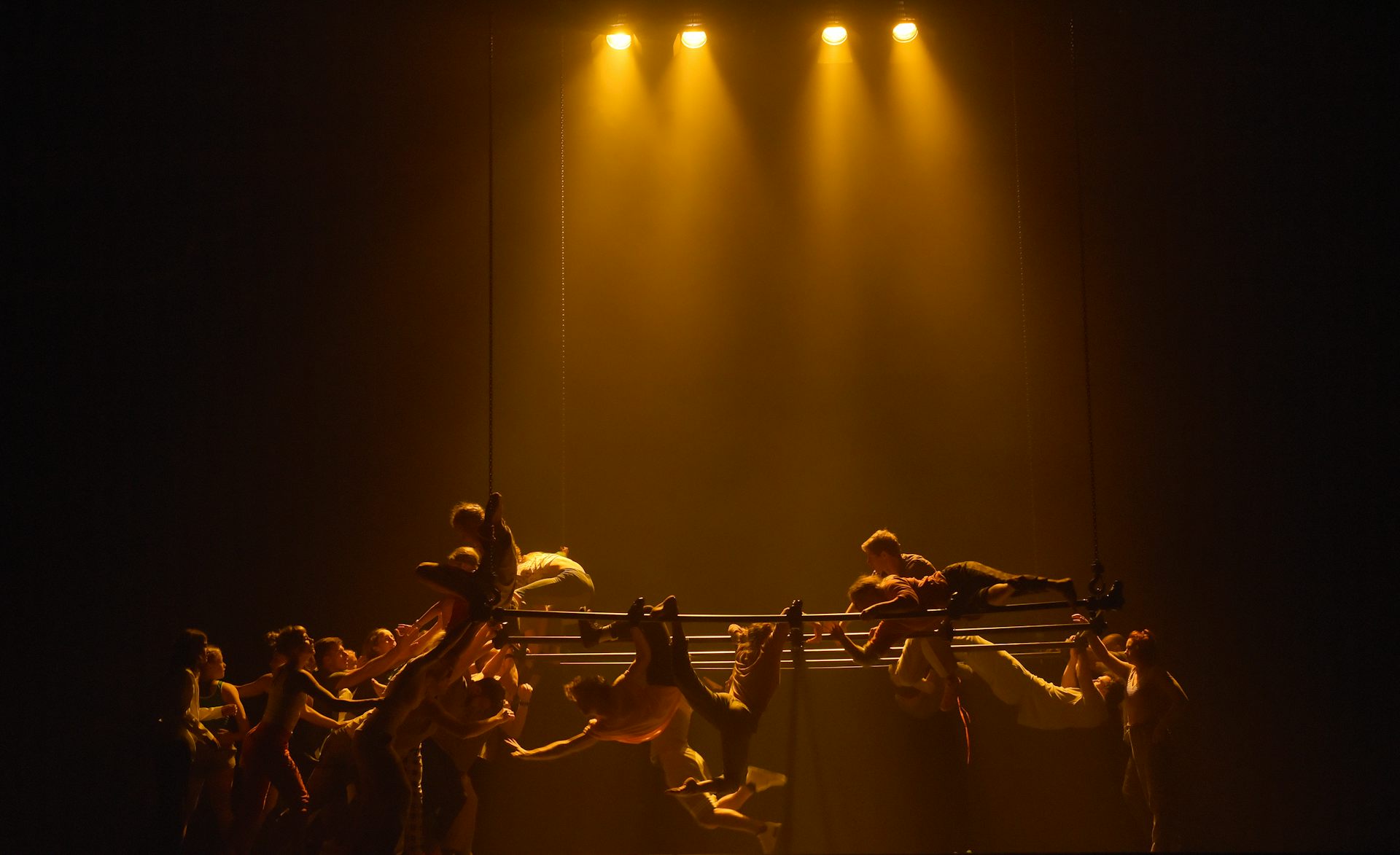 Circa's new production explores the ordinary, extraordinary mass of humanity