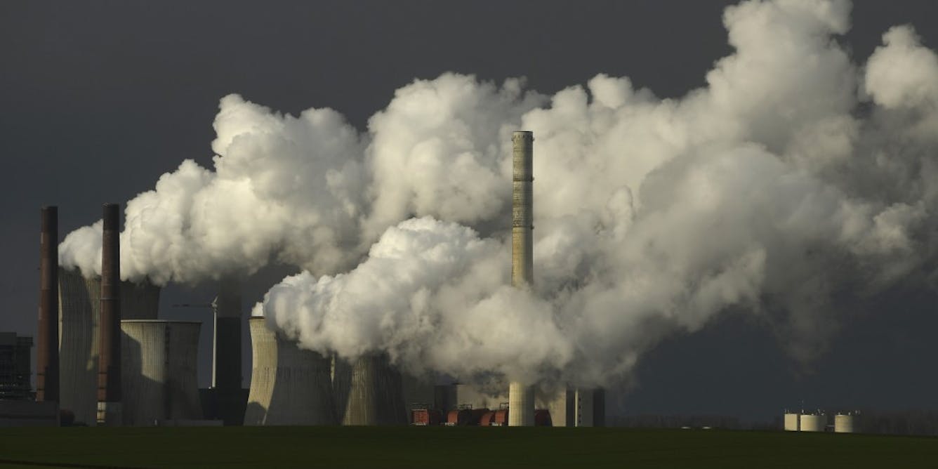 Загрязнение атмосферы углекислым газом. Co2 углекислый ГАЗ. Выбросы углекислого газа. Выбросы парниковых газов. Выбросы углекислого газа в атмосферу.