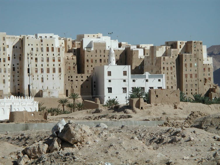 Shibām (Yémen) et ses tours de briques. Source : Kebnekaise/Flickr, CC BY-NC-SA