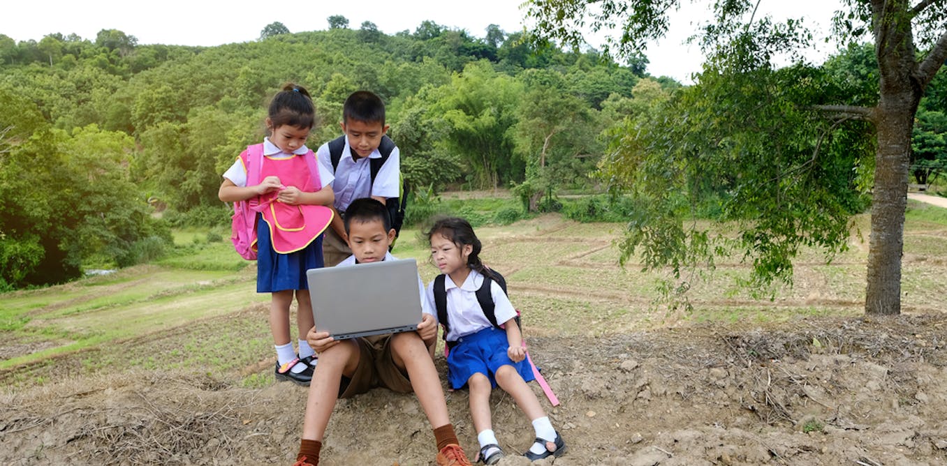 Pendidikan Online Menghapus Kesenjangan atau Justru Memperparahnya? Akses Internet di Daerah Terpencil