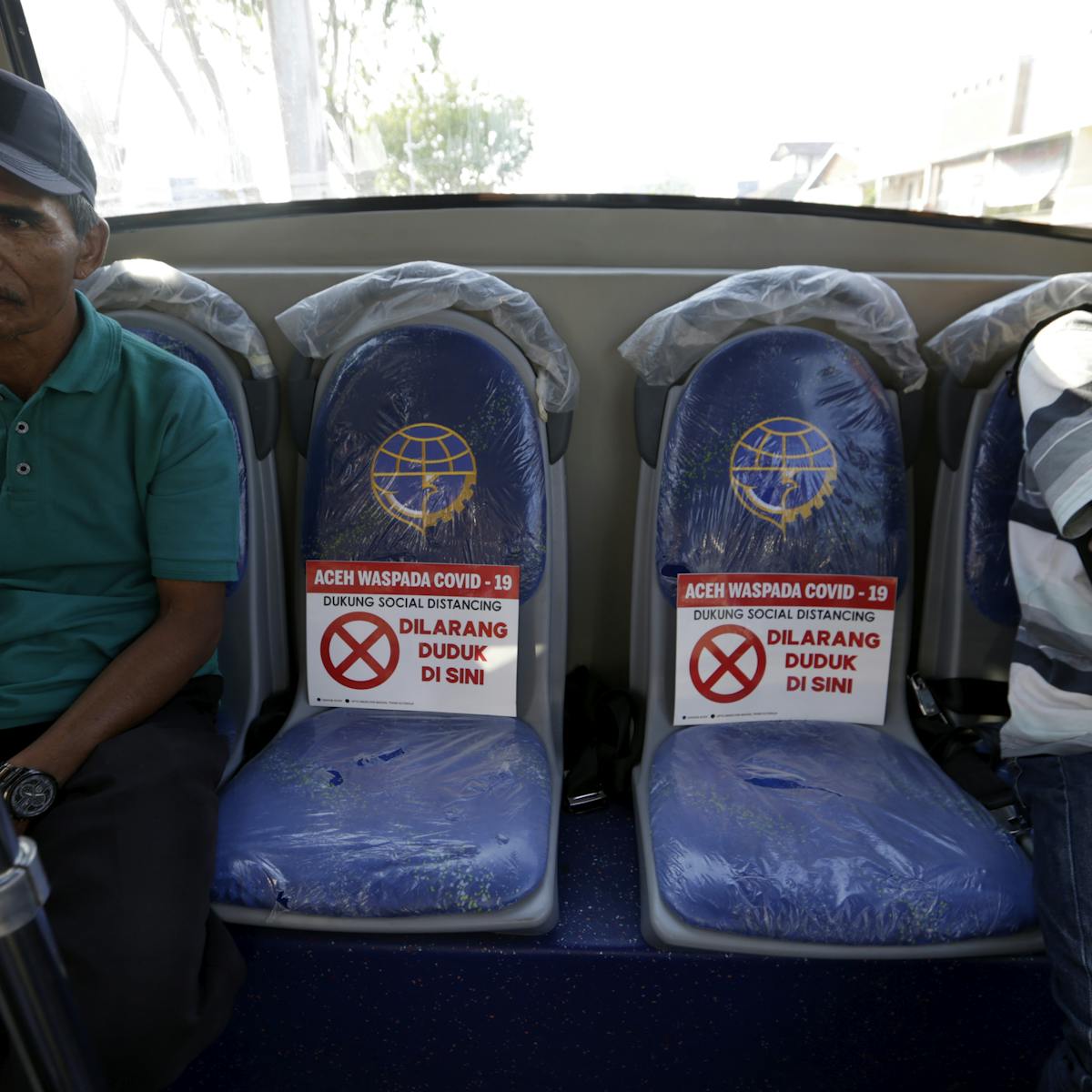 Penerapan Social Distancing Setengah Hati Di Indonesia