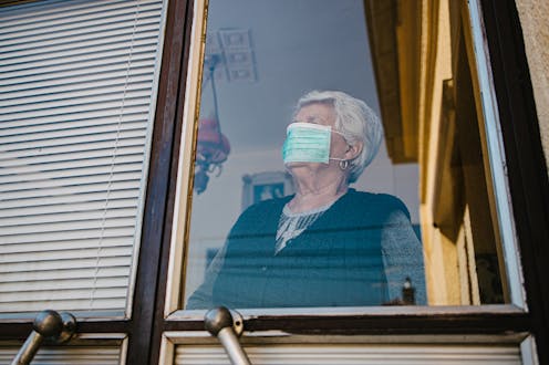 El confinamiento supone la pérdida de libertad y control sobre nuestras vidas. Ello nos provoca un sentimiento de indefensión e incertidumbre sobre el futuro que puede ser perturbador. Estudios previos han demostrado, de forma repetida, los efectos perjudiciales del aislamiento social en la salud. Sin embargo, la evidencia científica acerca de las consecuencias de una cuarentena es limitada.