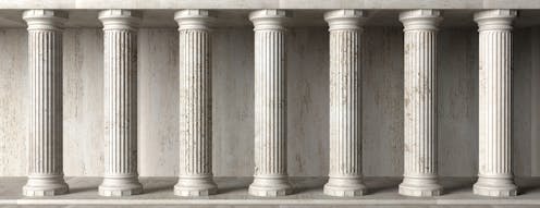 La introducción del artículo se centra en la importancia de mantener intactos los pilares democráticos durante una crisis sanitaria como la actual pandemia por coronavirus. Destaca que, aunque es natural enfocarnos principalmente en abordar dicha emergencia sanitaria, no debemos descuidar el papel de la responsabilidad ciudadana y las heridas políticas y sociales potenciales dejadas por la pandemia. Subraya los derechos fundamentales como elemento central para sostener la democracia en este contexto excepcional, resaltando su vigilancia sobre el funcionamiento del poder ejecutivo dentro de un marco que aún no ha mostrado signos de declive ni autoritarismo.