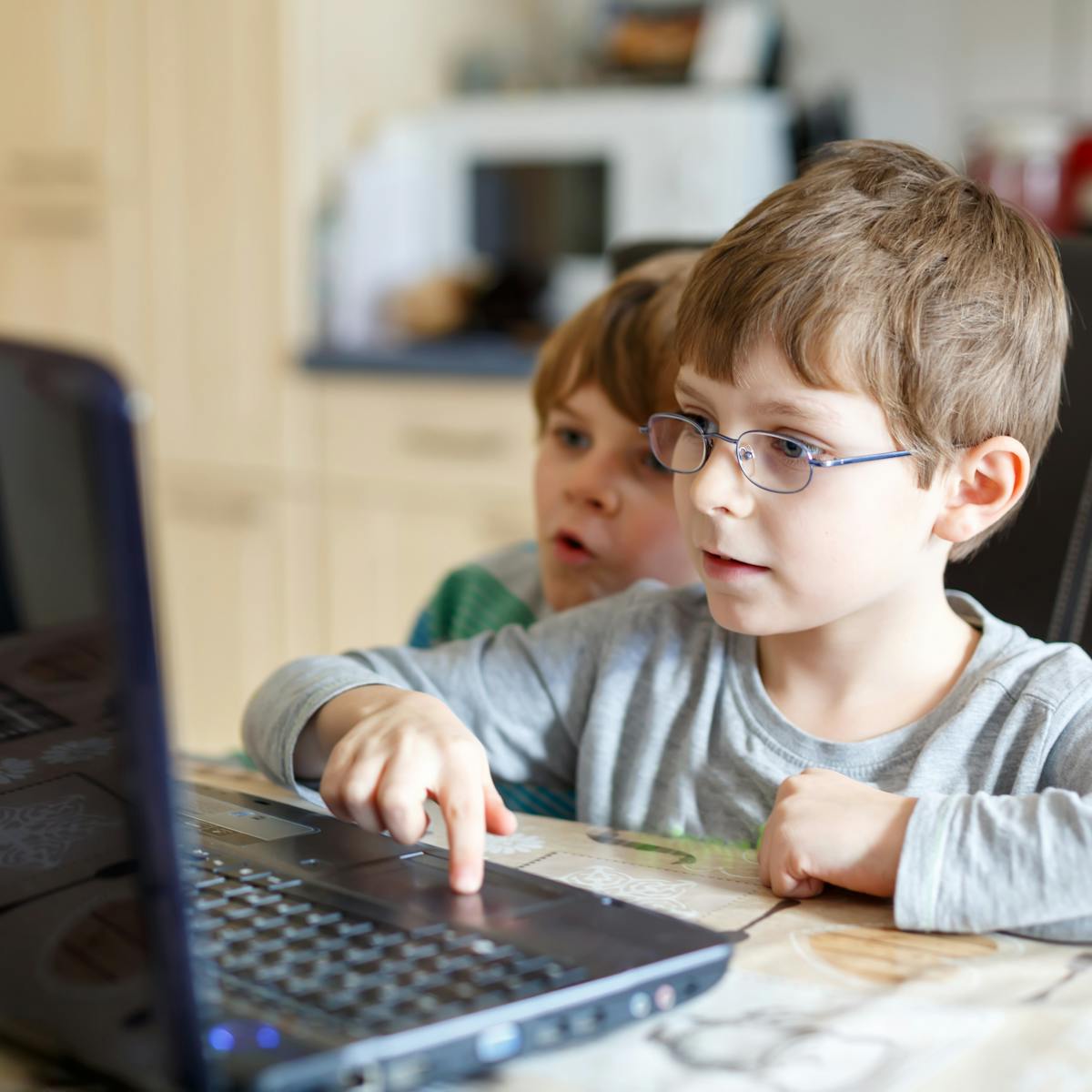 3 Things To Consider Before You Let Your Child Play Chess Online 3 Things To Consider Before You Let Your Child Play Chess Online