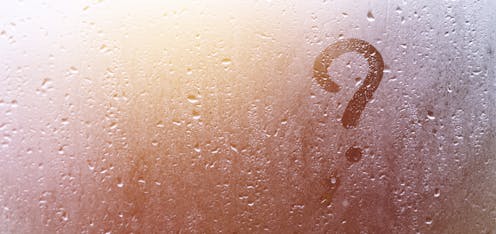 En 1971, dos años después de haber sido elegido presidente de los Estados Unidos, Richard Nixon firmó la denominada National Cancer Act, una ley mediante la que se proponía acabar con el cáncer. Aunque la ley en cuestión no la recogía en su tenor literal, la expresión “guerra al cáncer” fue profusamente utilizada para referirse al plan federal de actuaciones. Junto con otras medidas, se destinaron al plan 1 500 millones de dólares y Nixon prometió que lo “derrotarían”.