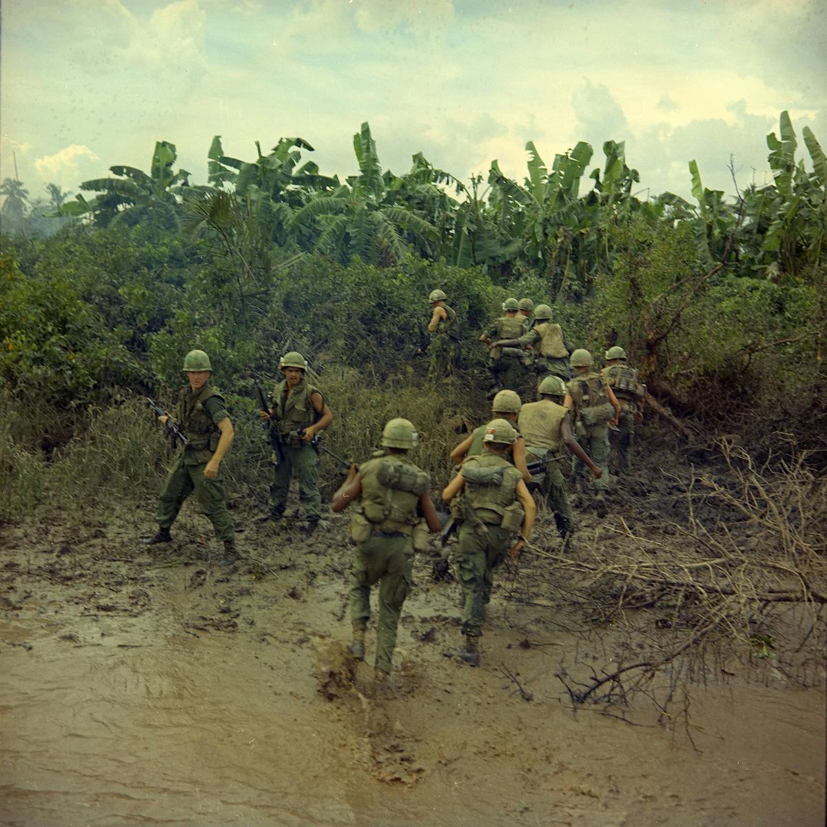 Confinement Et Prise De Psychotropes Ce Que Nous Apprend La Guerre Du Vietnam