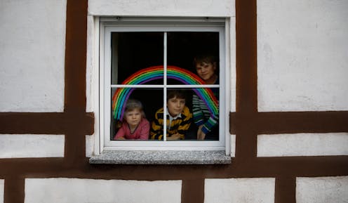 Ante la crisis sanitaria, social, económica y emocional que ha generado el coronavirus, las autoridades de los países más afectados como Italia y España han puesto encima de la mesa la propuesta del aprobado general.