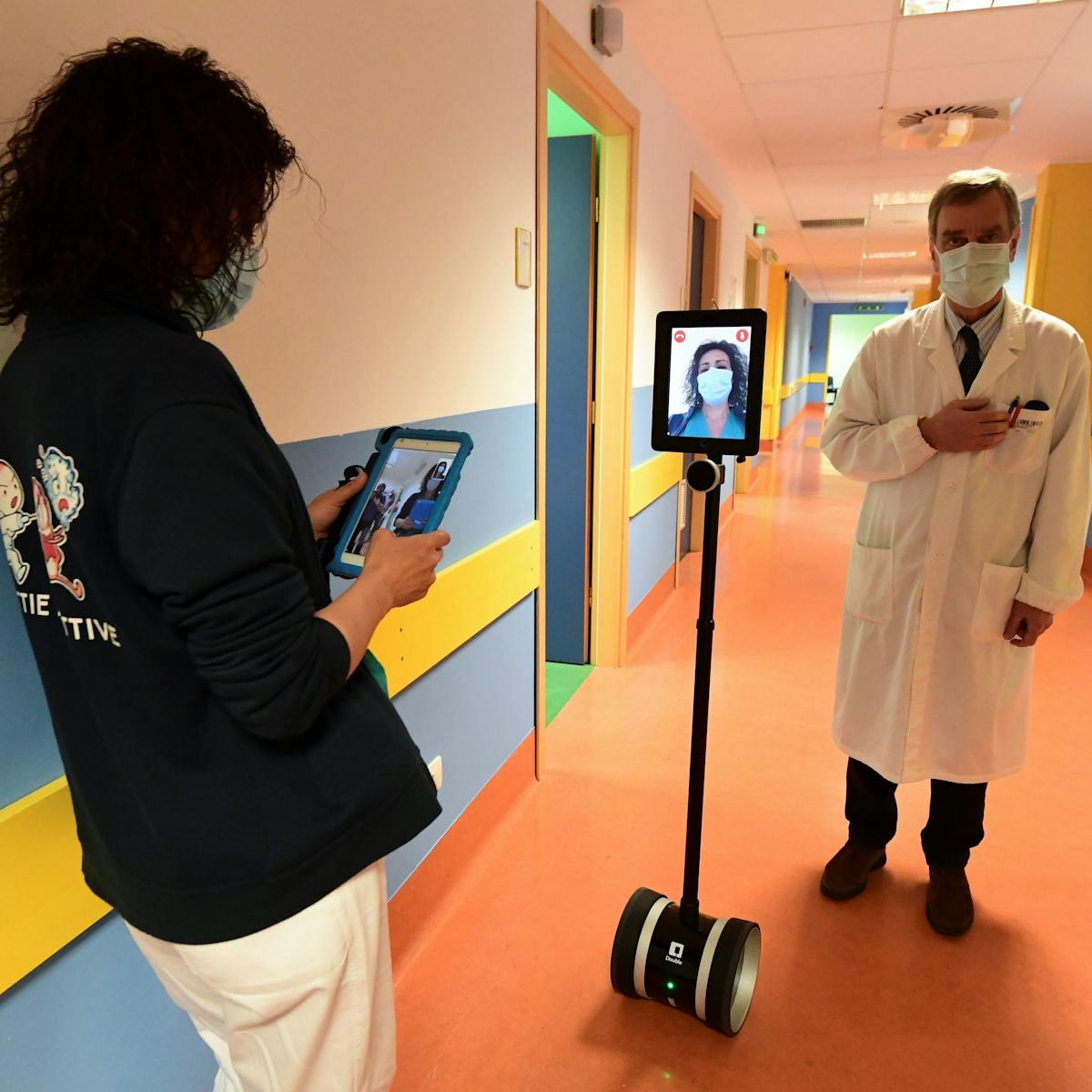 Robots are playing many roles in the coronavirus crisis – and ...