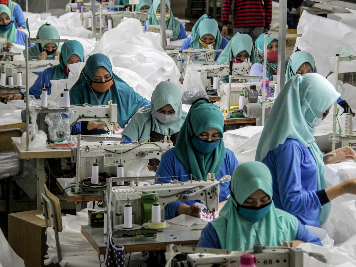 Efektifkah Kenaikan Upah Minimum Dalam Melindungi Pekerja