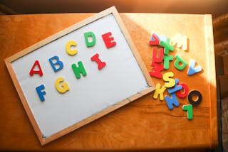 Mengapa Belajar Bahasa Inggris Sejak Usia Dini Tidak Selalu