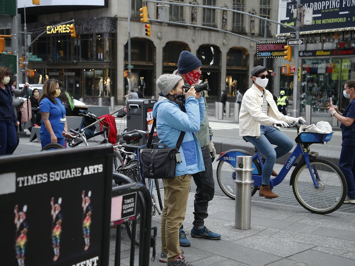 Infected With The Coronavirus But Not Showing Symptoms A Physician Answers 5 Questions About Asymptomatic Covid 19