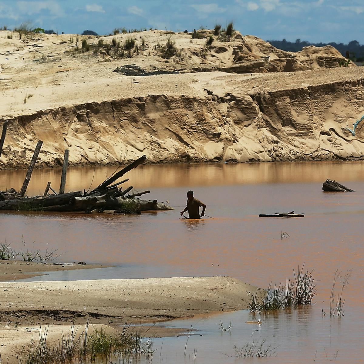 Gold rush, mercury legacy: Small-scale mining for gold has produced  long-lasting toxic pollution, from 1860s California to modern Peru
