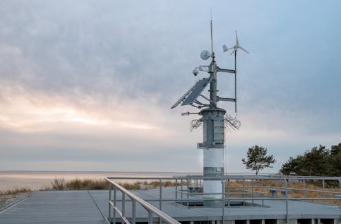 La pandemia de la COVID-19 ha afectado profundamente a varios sectores de actividad y el ámbito de la meteorología no es una excepción. La Organización Meteorológica Mundial (OMM) ha mostrado su preocupación por el impacto de la pandemia sobre la cantidad y la calidad de los datos de observación que alimentan los modelos de previsión meteorológica.