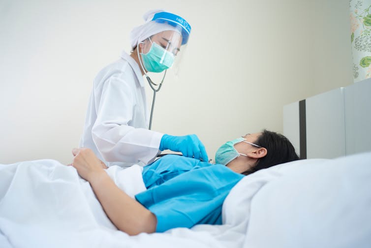 Physiotherapists can help improve a patient’s breathing. theskaman306/ Shutterstock.