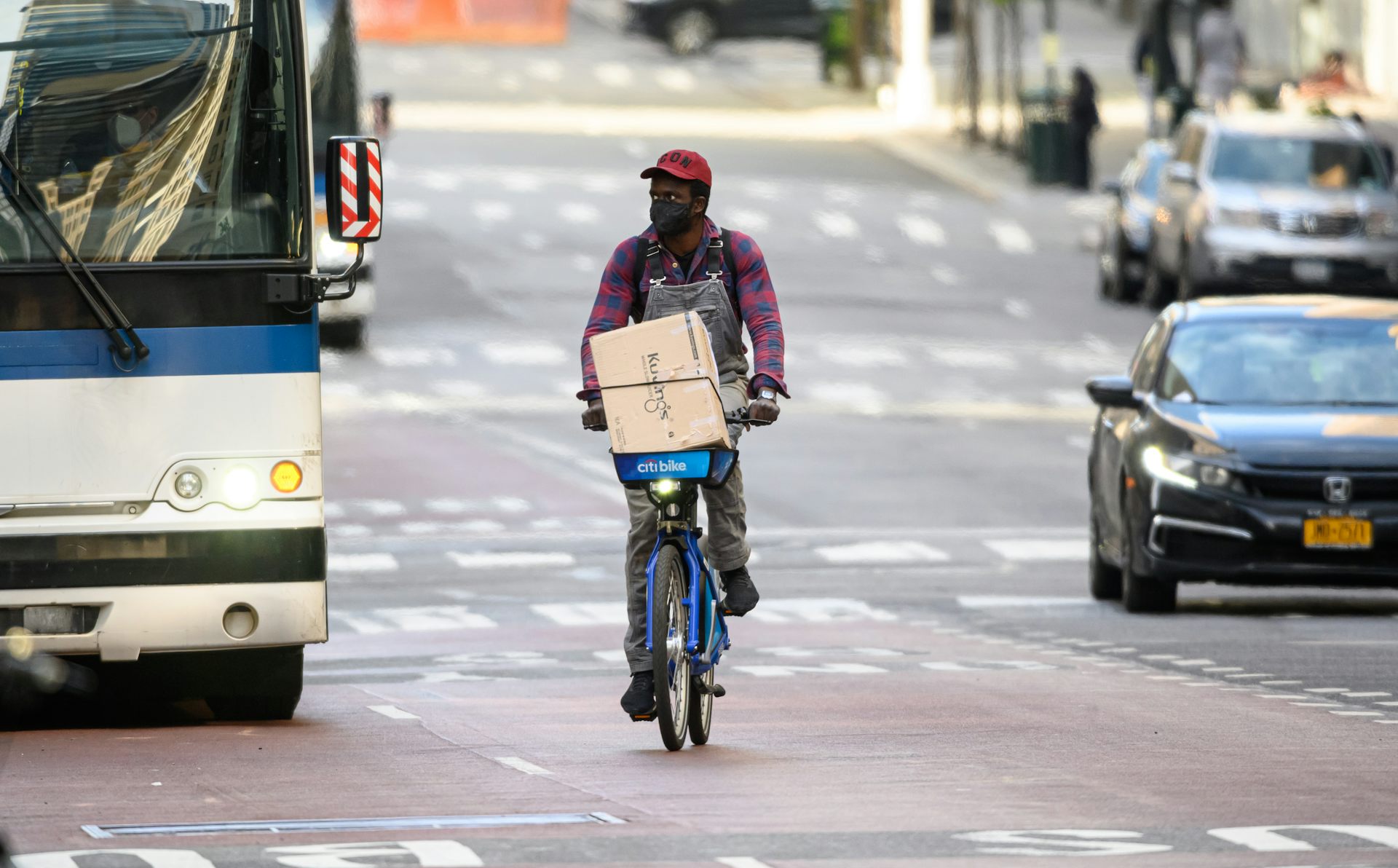 black cycling