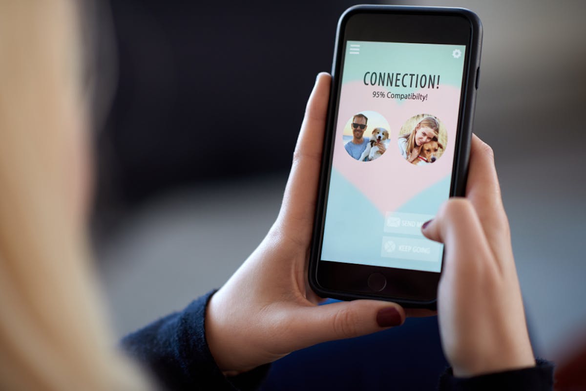 How Dating Apps Affect Relationships / Swipe Left Swipe Right Are