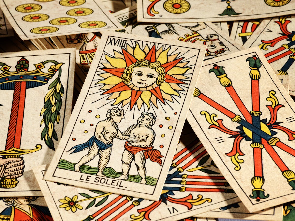 Raramente Plano Ilegible Tarot resurgence is less about occult than fun and self-help – just like  throughout history