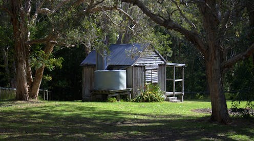 bushfires destroyed the writing retreat of an Aussie literary icon