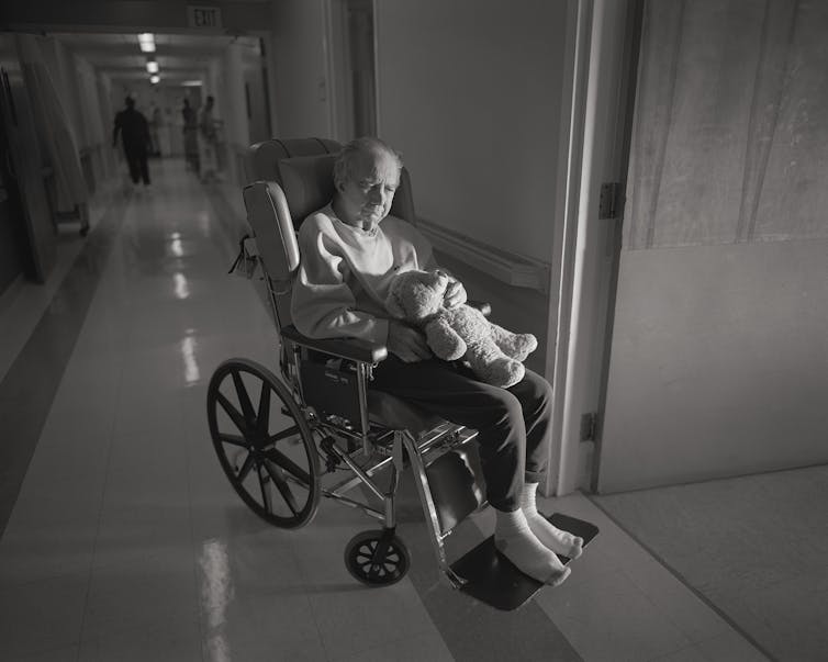 Holding on and holding still, a son photographs his father with Alzheimer's