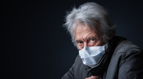 A lo largo de estos últimos meses, la COVID-19 no solo ha sido una catástrofe sanitaria y humana. También puede considerarse un extraordinario amplificador del edadismo, es decir, de una visión negativa de la vejez que lleva consigo discriminación y paternalismo.