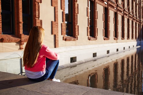 Son pocas las familias que no han sufrido los problemas experimentados por alumnos/as y profesores/as para sacar adelante el curso, afectados por la pandemia de la COVID-19 y el consecuente periodo de confinamiento. Y ahora nos asomamos con incertidumbre y preocupación al inicio del nuevo curso académico que se avecina.