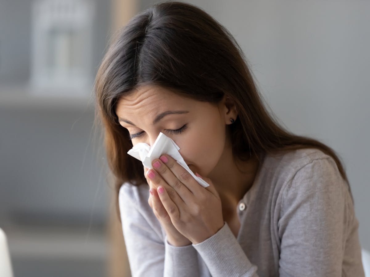 Sniffles, sneezing and cough? How to tell if it's a simple allergy rather than The Virus Sniffles, sneezing and cough? How to tell if it's a simple allergy rather than The Virus