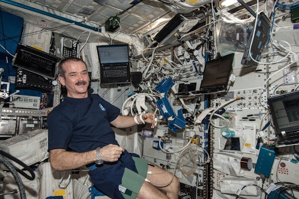 هوافضاسازمانهای فضایی-جراحی در فضا-فضانوردان-سازمانهای فضایی-فضانوردان آینده باید جراحی را در فضا با کمک روباتهای پزشکی انجام دهند