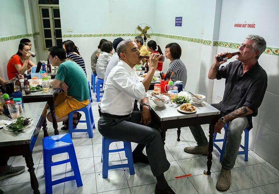 Barack Obama, Anthoy Bourdain restaurant à Hanoi 