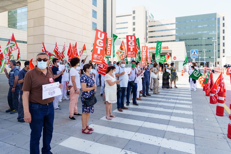 Manifestación de sanitarios ante un hospital andaluz.